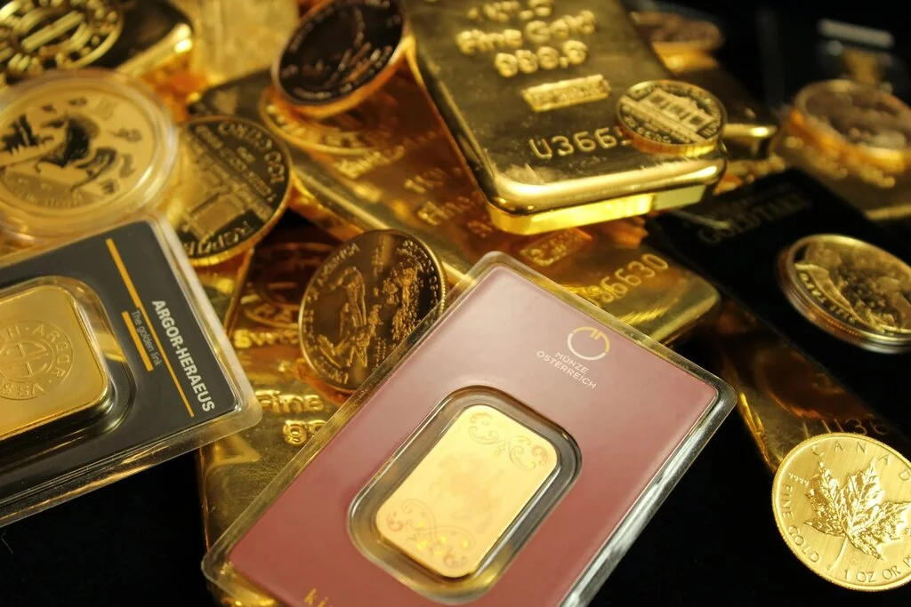Assorted gold bullion